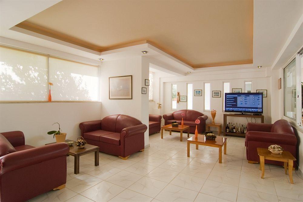 Tropicana Beach Hotel Сталос Экстерьер фото